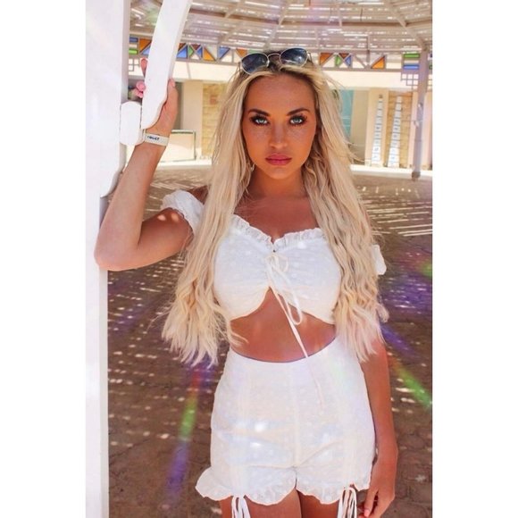 White Lace Short Sleeve Off Shoulder Crop Top and Shorts Two Piece Set - Picture 8 of 14